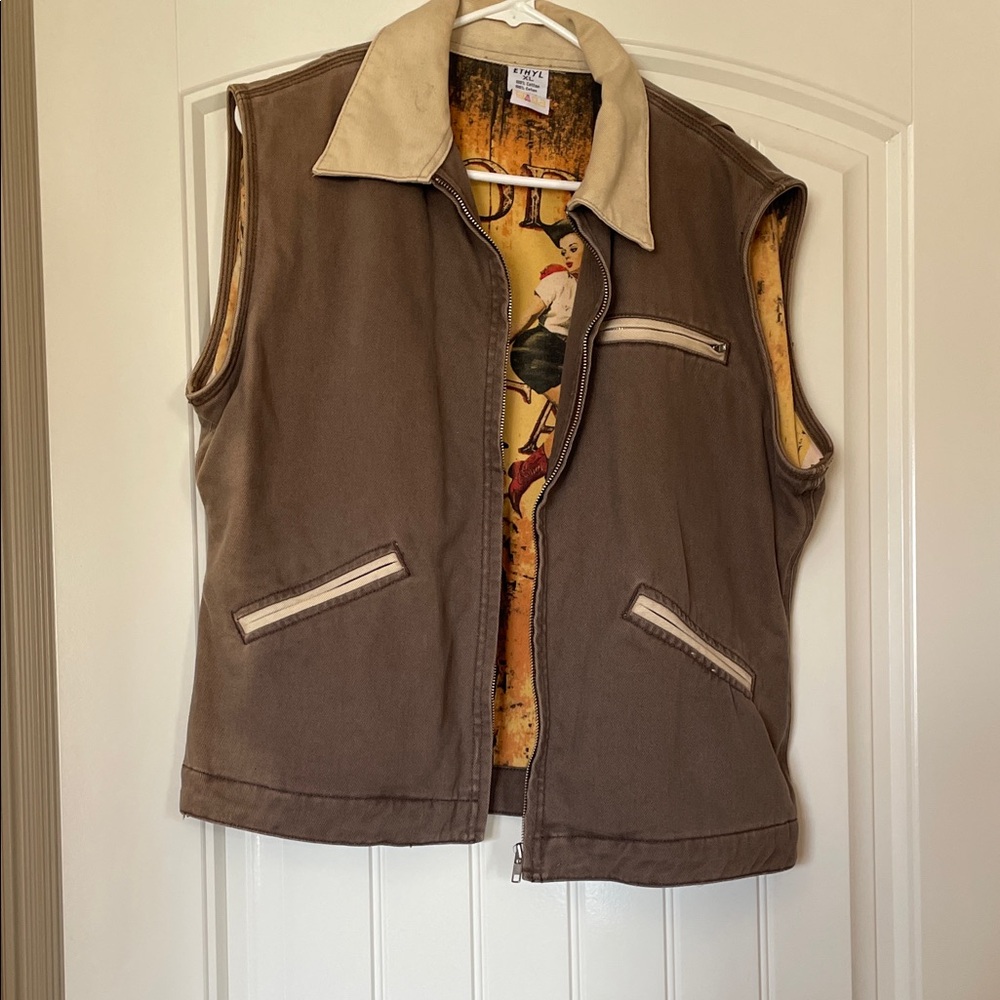 WESTERN THEME ~ Brown Vest with Cream Accents Cowgirl pattern on inside